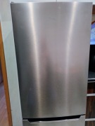 Lodówka wolnostojąca Amica Frost Control kolor srębno szary