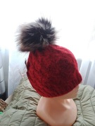 Czapka damska z pomponem 