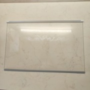 Szklane półki do lodówki