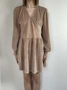 Beżowa welurowa sukienka z dekoltem V i długim rękawem rozm. M/L