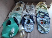 Zestaw dla maluszka śliniaki butelka wyciskacz do owoców