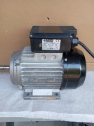 SILNK ELEKTRYCZNY 1,1KW 1450 OBR/MIN  230V