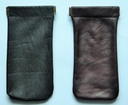 Etui samozamykające się z skóry naturalnej na okulary 