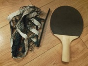 stara zabawka ping pong siatka i stara paletka z czasów prl