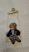 Stara lalka, wiszący klaun clown na huśtawce Vintage 