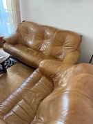 Zestaw mebli wypoczynkowy skórzane fotele kanapa skóra drewno pufa sofa