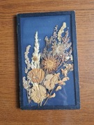 Stary obraz suszone kwiaty w szkle vintage