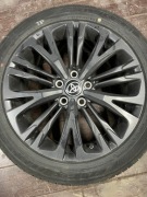 felgi + opony, koła oryginalne Toyota Yaris Cross 18 cali