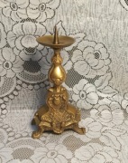 PIEKNY, ZDOBIONY ŚWIECZNIK MOSIĘŻNY - 1.9 KG