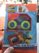 Hot wheels monster trucks tankuj i jedź zestaw nowy 