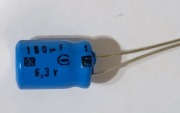 Kondensator elektrolityczny 100uF/6,3V