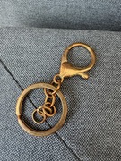 Breloczek zawieszka do kluczy retro vintage w kolorze starego złota
