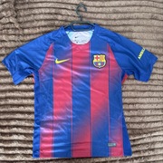 Koszulka FC Barcelona S 2025/26 home bez sponsora w 24h!