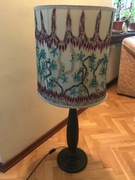 lampa stojąca z pięknym ,haftowanym  kloszem