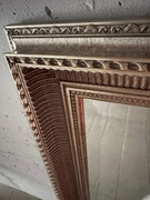 Lustro w ozdobnej oprawie