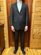 wysokiej jakości wełniany garnitur włoski marki Boggi 