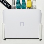 Uchwyt ścienny do switch Ubiquiti UniFi 5 portów USW-Flex 1G