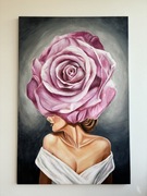 Piękna różana kobieta 