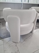 Nowy fotel welurowy – elegancki, miękki, kremowy