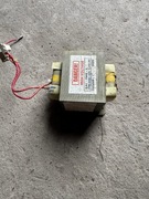 Transformator z mikrofali