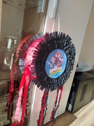 Piniata spidey i super kumple czarno czerwona z tasiemkami 