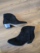 Czarne zamszowe botki L37, r. 38, nowe bez metki. 