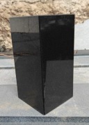 Wazon granitowy nagrobny kwadratowy Szwed