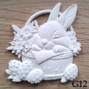 Królik wielkanocny śpiący w koszyku kolorowanka antystresowa 3D z gipsu