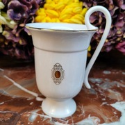 Elegancki kubek na stopce z fantazyjnym uchem - Burg Lindau - 230 ml #3