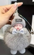 Breloczek do kluczy niemowlak pompon zawieszka pompon