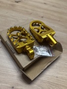 Uniwersalne podnóżki motocyklowe