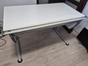 Biurko dziecięce z regulacja wysokości i pochylenia blatu Moll