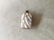 duży wisiorek z muszlą