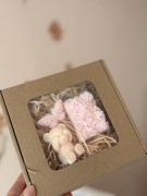 Zestaw  mydełek zapachowych zapakowane na prezent 