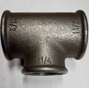 Trójnik żeliwny czarny zwężkowy  1 1/2" x 1 1/4"