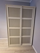 Szafa z drzwiami rozsuwanymi z IKEI