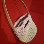 Torebka na krótkim pasku na szydełku