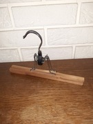 Wieszak drewniany na spodnie spodnice