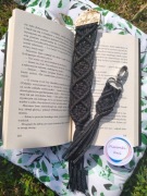 Zakładka do książki ze sznurka bawełnianego - idealny gadżet dla każdego.