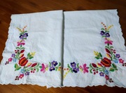 Ręcznie haftowana serweta 60x60