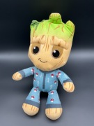 Baby Groot w grzybowym kombinezonie, uroczy, limitowany pluszak Marvel