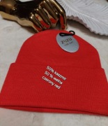 Prosta czapka dzianina prążek unisex skład 50% kaszmir 50% wełna czerwona