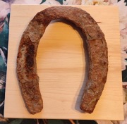 Stara zardzewiała podkowa