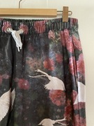 Spodnie dresowe Mr. Gugu & Miss Go, w łabędzie, S