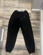 Guess logowane czarne spodnie ze ściągaczem 