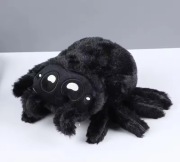 Nowy pająk pluszowy. 