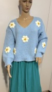 Sweter w kwiaty 3 D z wełną rozmiar 36/38 s/m modny