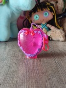 Barbie mini b peekaboo petites valentine's day etui dla lalki