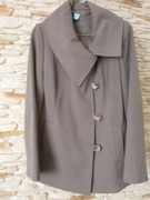 Elegancki krótki płaszcz- kurtka prosto po czyszcz