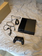 Konsola PS4 500 GB sprawna + pad